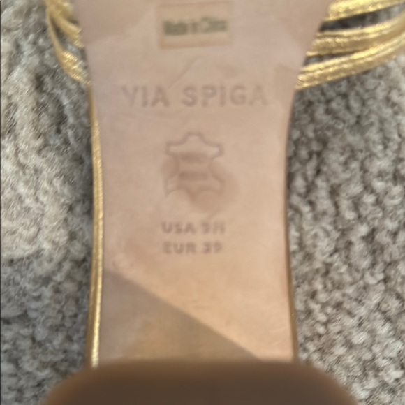 Vince Camuto Gold Heeled Sandals with Crisscross Straps - Picture 4 of 5